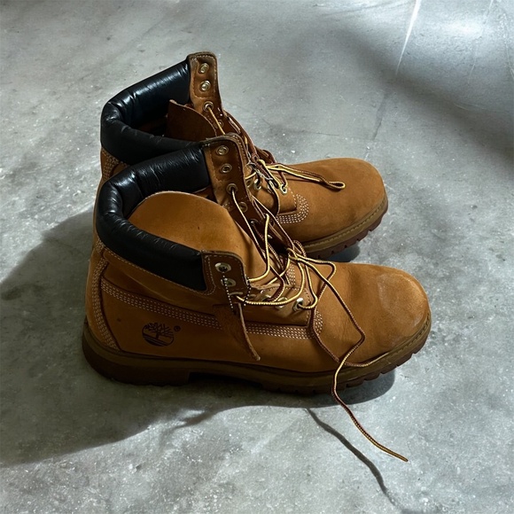 SOLD Timberland 6-Inch Premium Boots (Wheat) - Picture 2 of 3